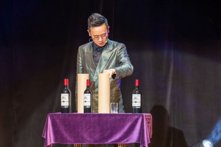《全明星魔術秀》葫蘆墩文化中心,紅酒瓶魔術