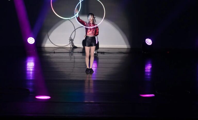 桃園展演中心《魔法師的考驗》LED 呼拉圈表演