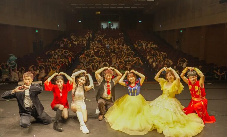 《魔幻嘉年華》桃園市政府文化局演藝廳:2025 親子魔術特技秀桃園場,一天兩場