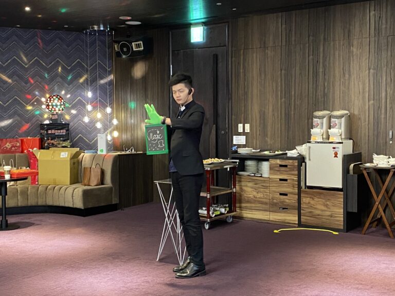 岡原公司新春餐會魔術表演
